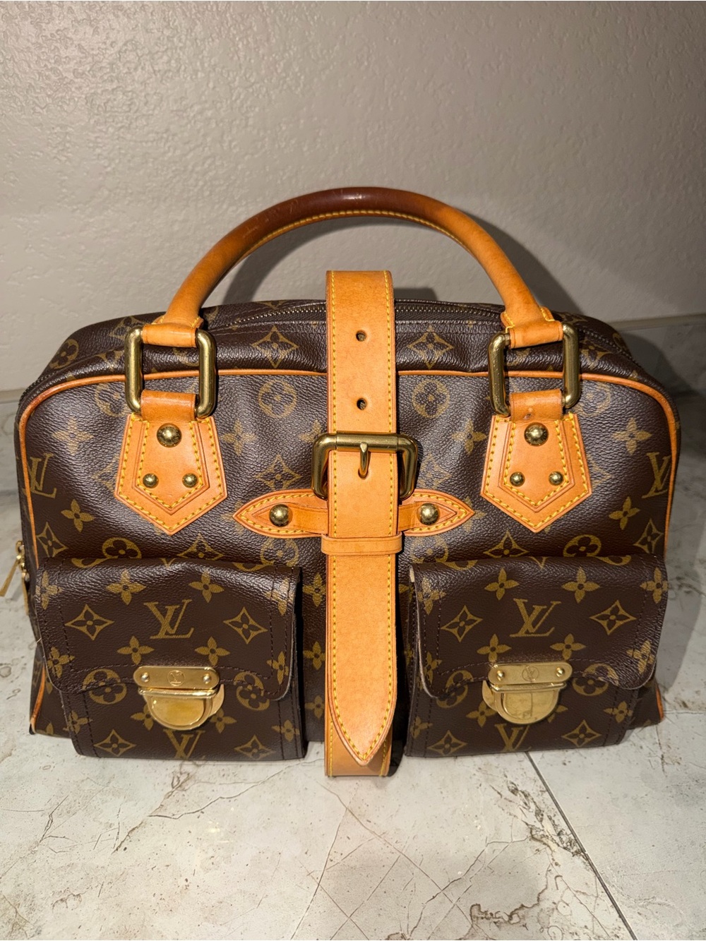 Authentic Louis Vuitton Manhattan GM - Picture 12 of 15